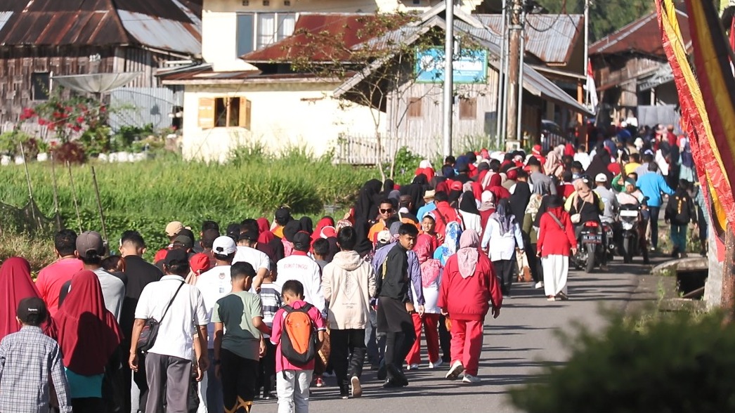 Ribuan Masyarakat Banuhampu saat ikuti jalan santai Pesta Rakyat
